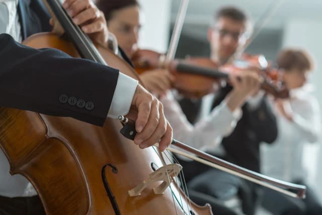 Muzyka poważna czy klasyczna – odkryj kluczowe różnice i podobieństwa Muzyka poważna czy klasyczna – odkryj kluczowe różnice i podobieństwa